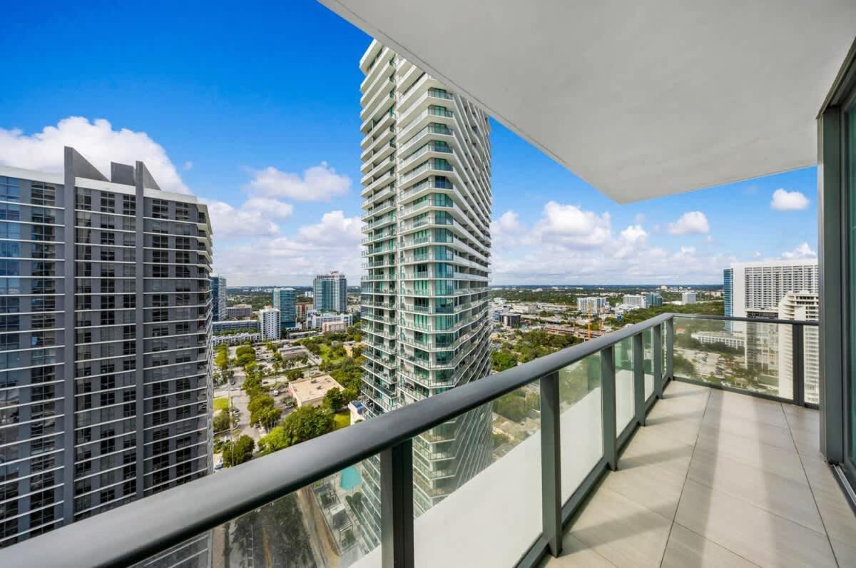 Casa vacanze Skyline & Waterfront Views In A Luxe 3br Miami