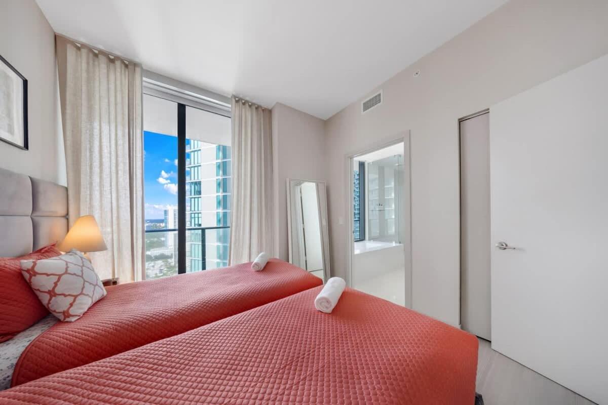 Casa vacanze Skyline & Waterfront Views In A Luxe 3br *